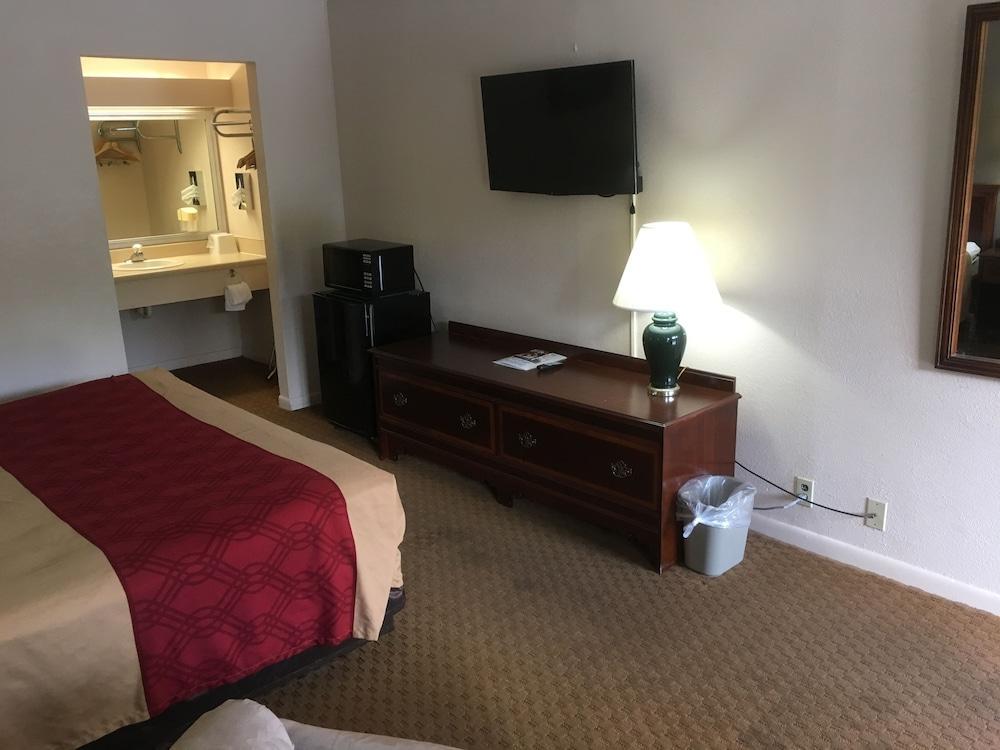 Econo Lodge Eden Екстериор снимка