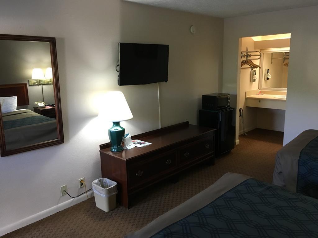Econo Lodge Eden Екстериор снимка