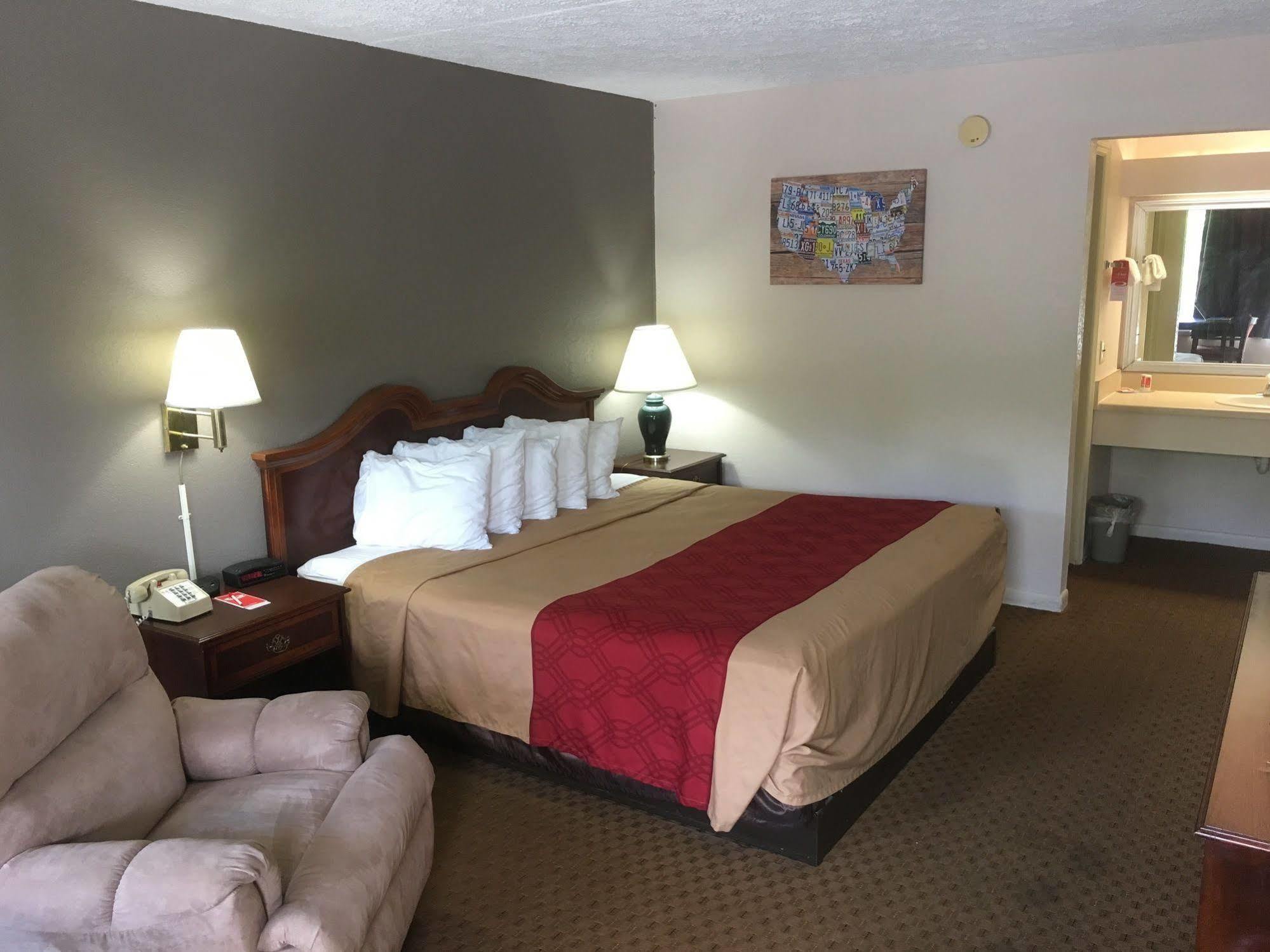 Econo Lodge Eden Екстериор снимка